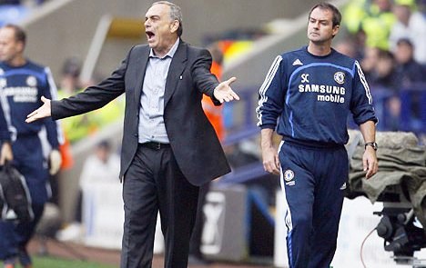 Chelsea Sanggah Kabar Avram Grant Kembali ke Stamford Bridge